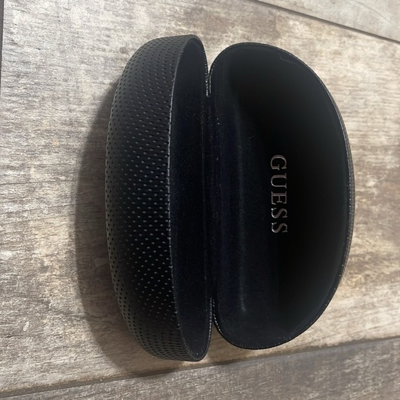 Guess Womens/Mens Black Perforated Style hard shell Eyeglass Case - Picture 2 of 5